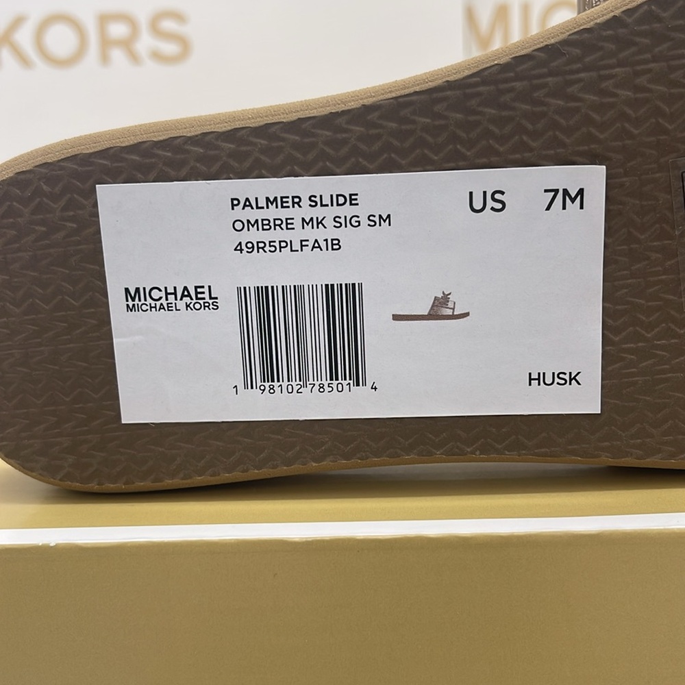 Michael Kors Slide Logo Sandals Palmer Ombré Signature
Husk
NWT - Picture 16 of 16